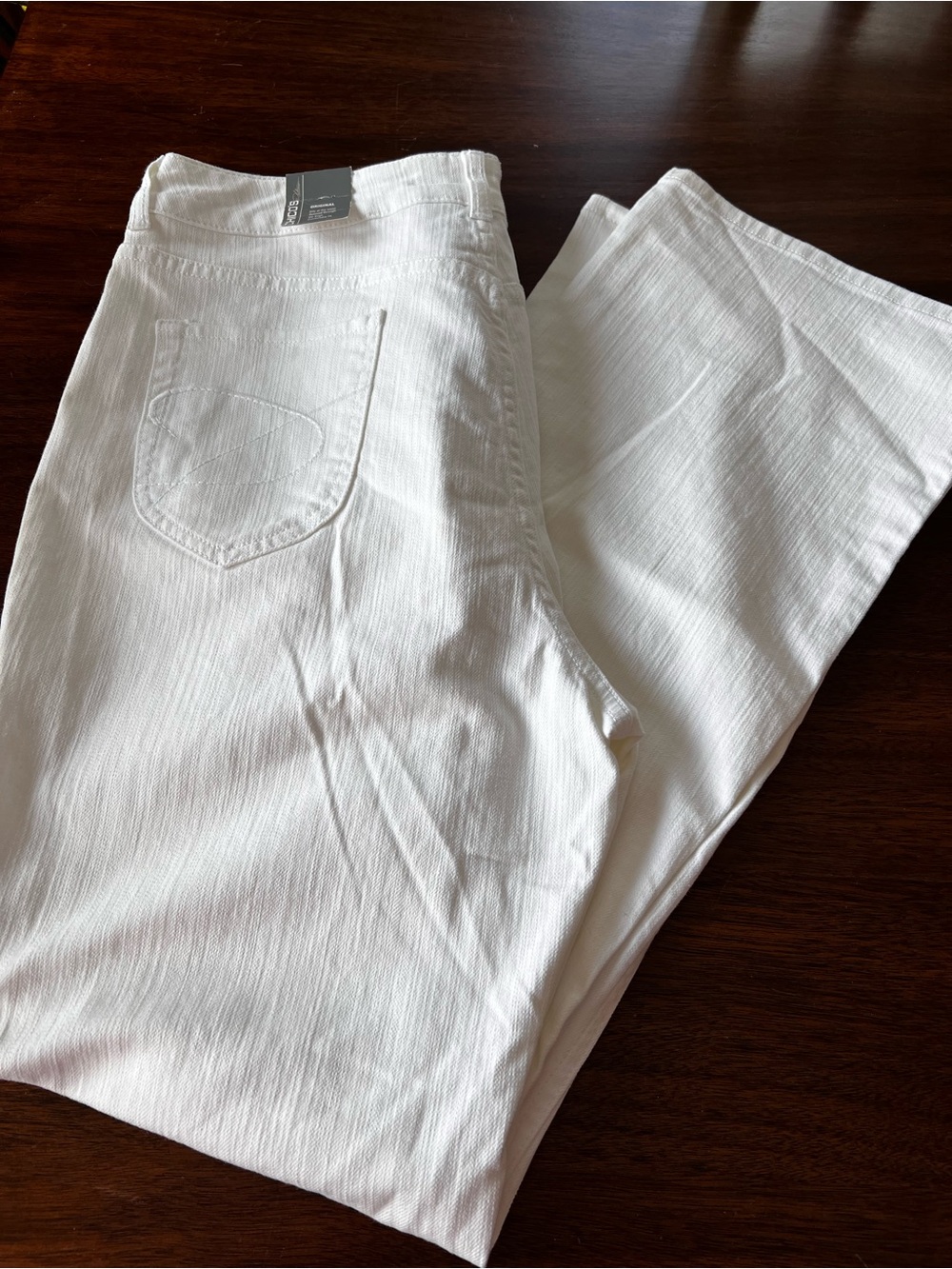 New Chico's Platinum Optic White Textured jeans